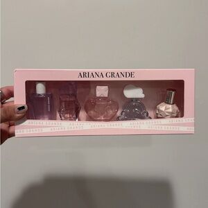 Ariana Grande Deluxe Mini Perfume Set